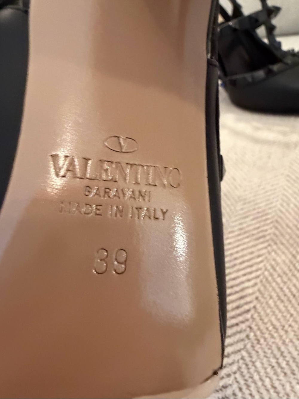 Valentino Black Nero Rockstud Cage T-Strap Pointed Pumps 39 - Picture 12 of 13